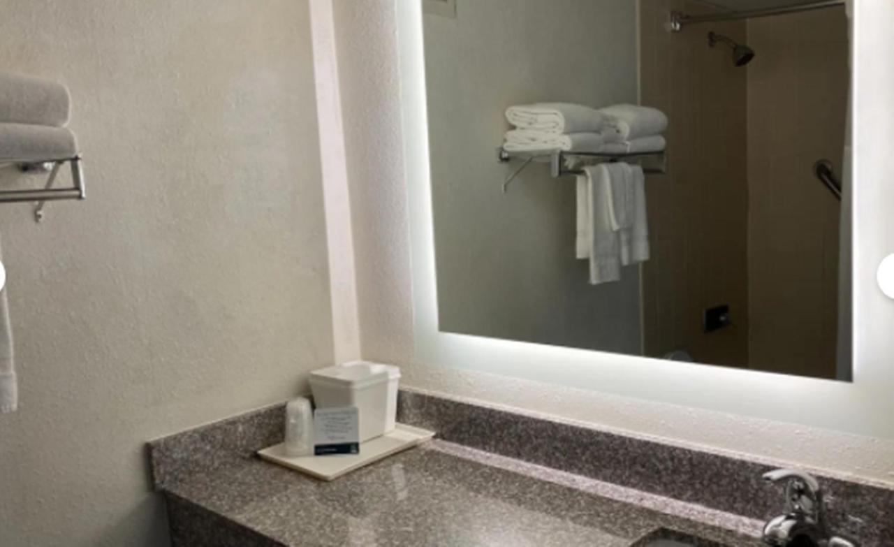 Quality Inn & Conference Center Somerset Luaran gambar