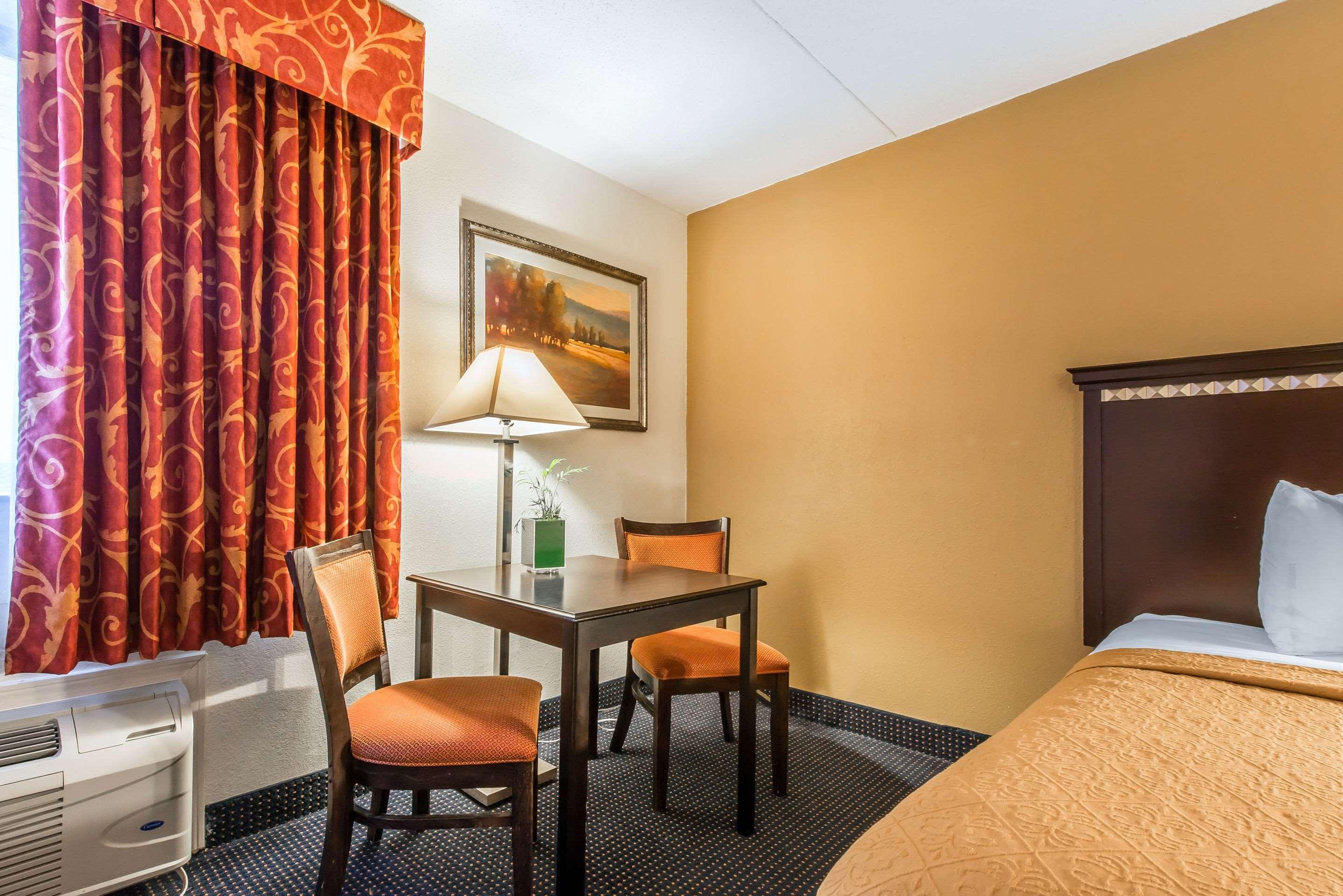 Quality Inn & Conference Center Somerset Luaran gambar