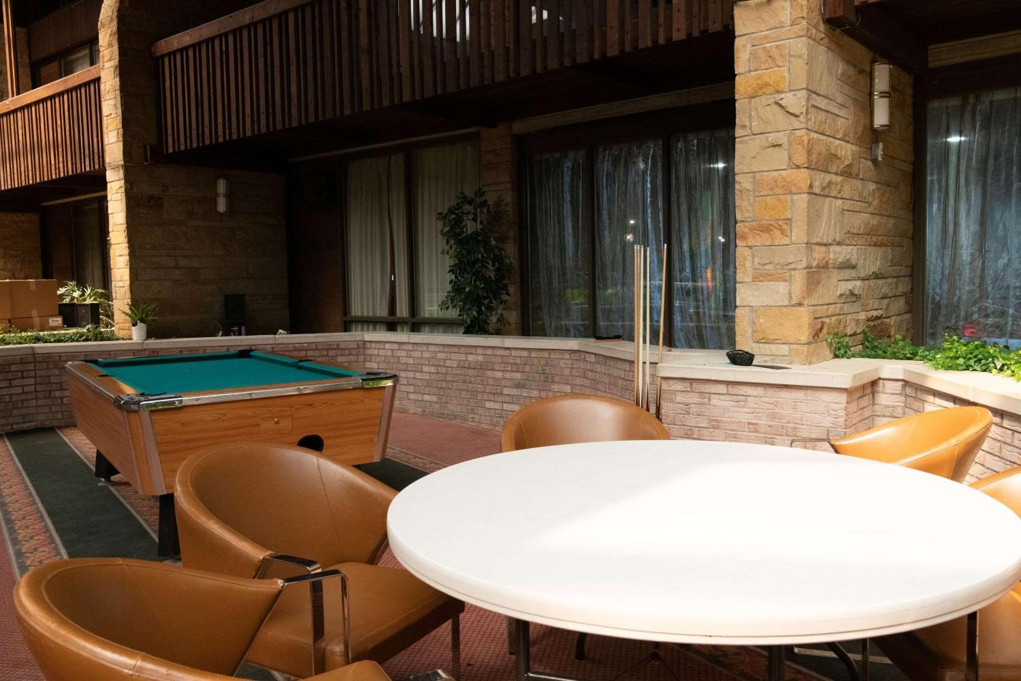 Quality Inn & Conference Center Somerset Luaran gambar